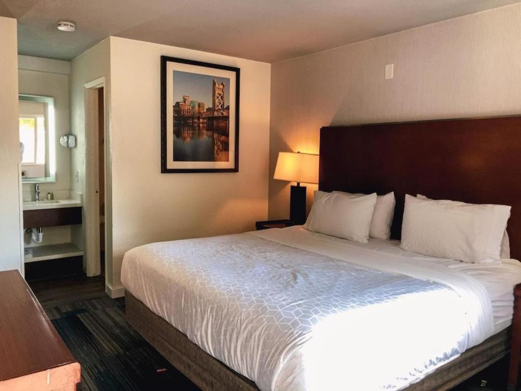 Super 8 By Wyndham San Jose Airport Motel ซานตาคลารา ภายนอก รูปภาพ